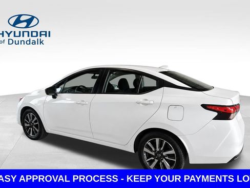 Used 2022 Nissan Versa SV FWD image 5