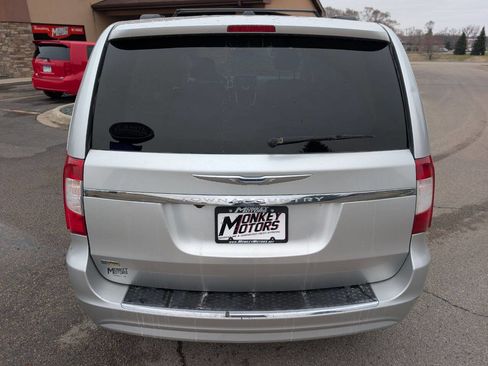 Used 2012 Chrysler Town & Country Touring w/ Entertainment Group #1 image 8