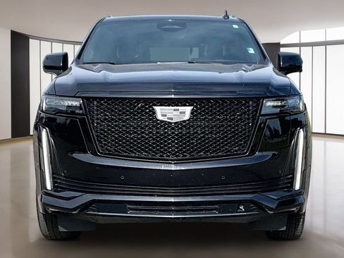Used 2022 Cadillac Escalade Sport Platinum w/ LPO, ONYX Package AWD/4WD image 3