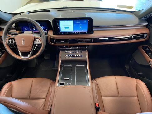 New 2026 Lincoln Aviator Reserve AWD/4WD image 12
