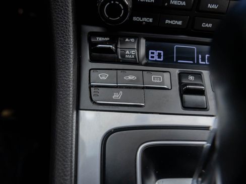 Used 2018 Porsche 718 Boxster S image 21