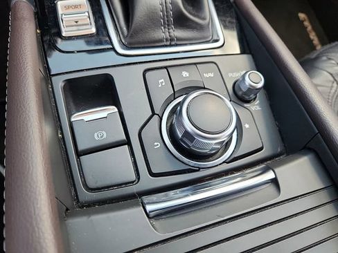 Used 2018 MAZDA MAZDA3 Grand Touring FWD image 27