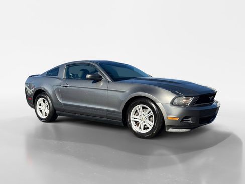 Used 2012 Ford Mustang V6 image 3