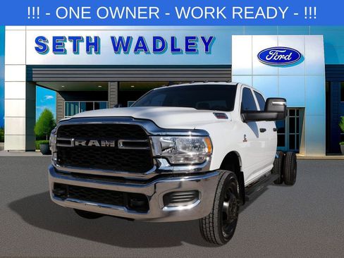 Used 2023 RAM 3500 Tradesman w/ Chrome Appearance Group image 6