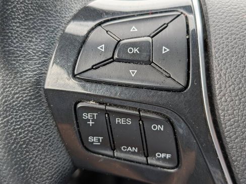 Used 2018 Ford Explorer Limited image 24