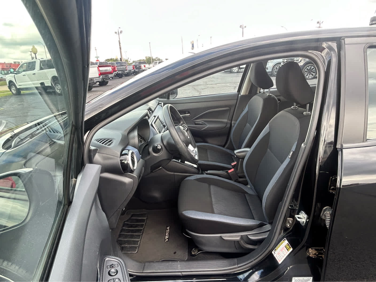 Used 2024 Nissan Versa SV FWD image 12