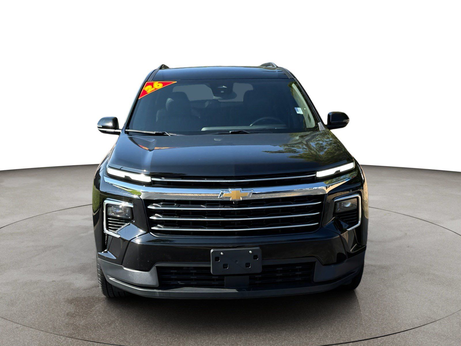 Used 2026 Chevrolet Traverse LT FWD image 2