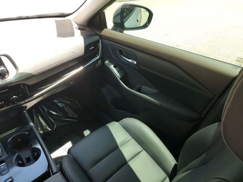 Used 2022 Nissan Rogue SL image 21