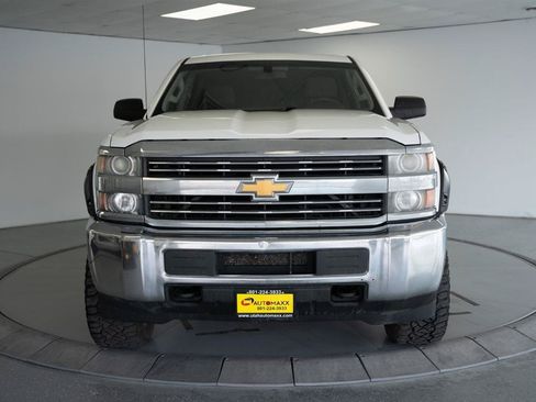 Used 2018 Chevrolet Silverado 2500 W/T w/ Snow Plow Prep Package AWD/4WD image 2