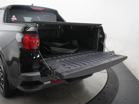 Used 2024 Hyundai Santa Cruz SE AWD/4WD image 9