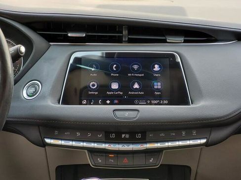 Used 2023 Cadillac XT4 Luxury w/ Cold Weather Package image 37