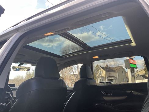 Used 2019 Subaru Ascent Limited AWD/4WD image 14