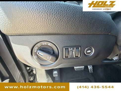 Used 2016 Dodge Challenger R/T Scat Pack w/ Leather Interior Group RWD image 19