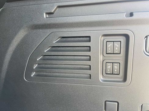 New 2025 Buick Enclave Preferred w/ Power Package image 24