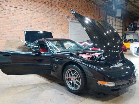 Used 2002 Chevrolet Corvette Z06 w/ Memory Pkg RWD image 30