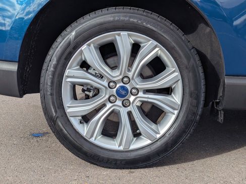 Used 2020 Ford Edge Titanium image 47