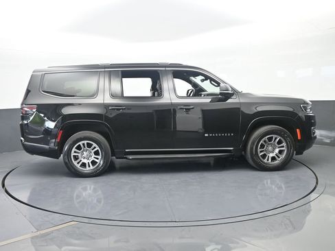 Used 2023 Jeep Wagoneer 4WD image 7