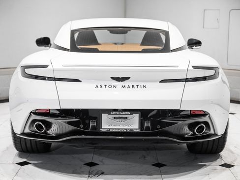 Used 2024 Aston Martin DB12 Coupe RWD image 42