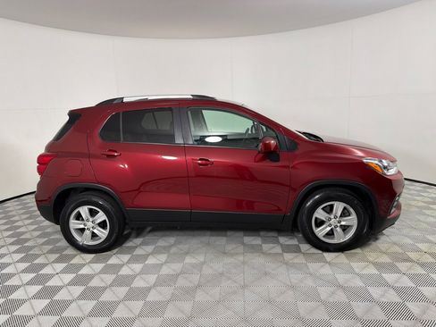 Used 2021 Chevrolet Trax LT FWD image 4