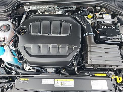 Used 2025 Volkswagen Golf R Black Edition image 3