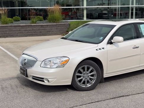Used 2011 Buick Lucerne CXL FWD image 2