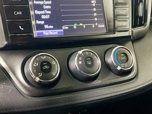 Used 2018 Toyota RAV4 LE image 25