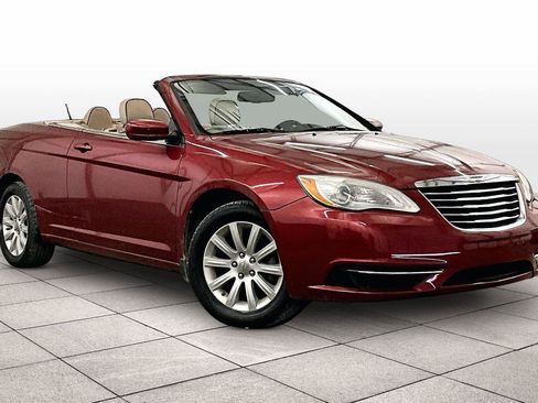 Used 2011 Chrysler 200 Touring image 3