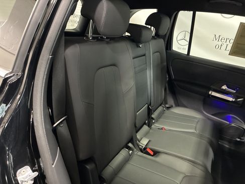 Used 2025 Mercedes-Benz GLB 250 4MATIC image 24