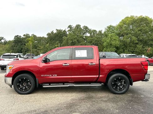 Used 2018 Nissan Titan SV AWD/4WD image 12