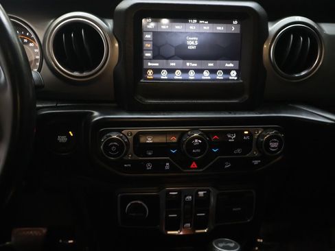 Used 2021 Jeep Wrangler Unlimited Sahara AWD/4WD image 24