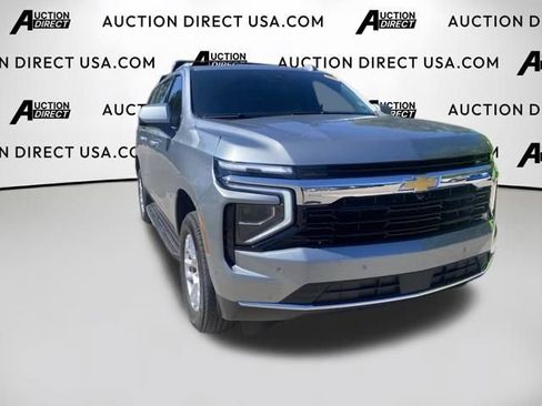 Used 2025 Chevrolet Suburban LS AWD/4WD image 11