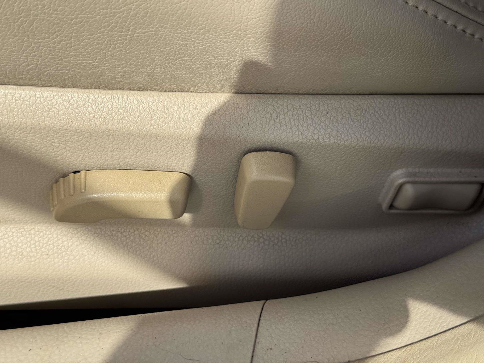 Used 2011 Nissan Altima 2.5 SL w/ 2.5SL Pkg FWD image 16