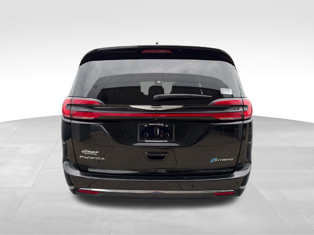 Used 2024 Chrysler Pacifica Limited FWD image 3