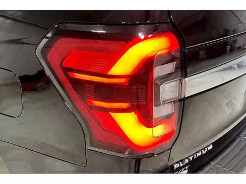 Used 2023 Ford Expedition Max Platinum image 31