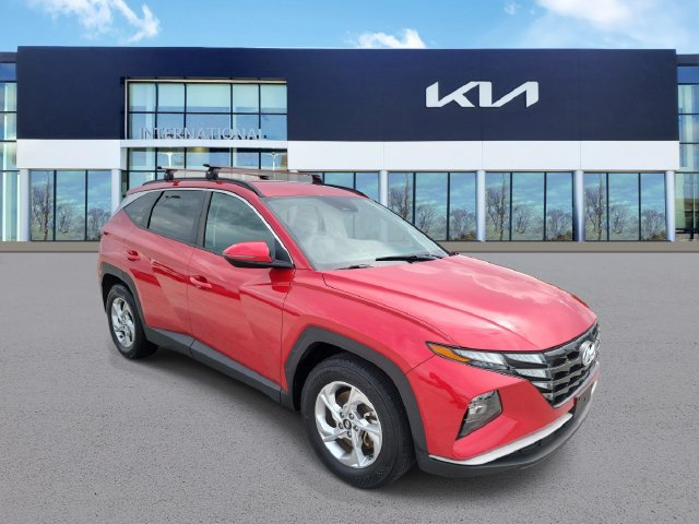 Used 2023 Hyundai Tucson SEL FWD image 2