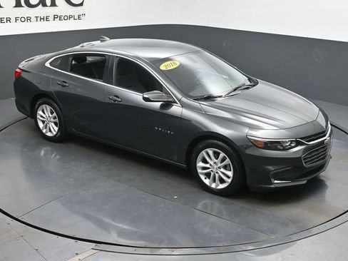 Used 2018 Chevrolet Malibu LT FWD image 60