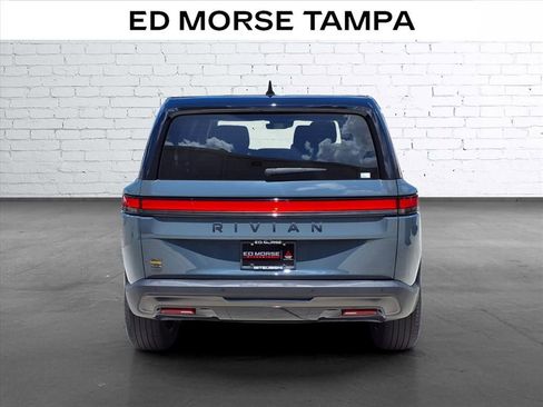 Used 2025 Rivian R1S Premium AWD/4WD image 4