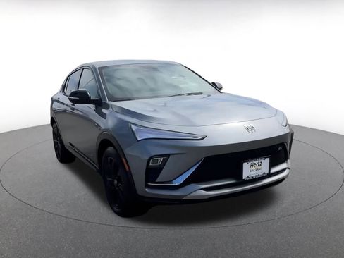 Used 2025 Buick Envista Sport Touring image 3