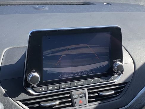 Used 2025 Nissan Altima 2.5 S image 10