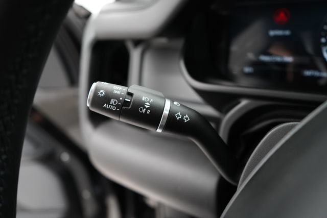 Used 2024 Land Rover Defender 110 X-Dynamic SE AWD/4WD image 18