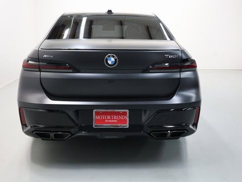 Used 2025 BMW 760i xDrive w/ Executive Package image 67