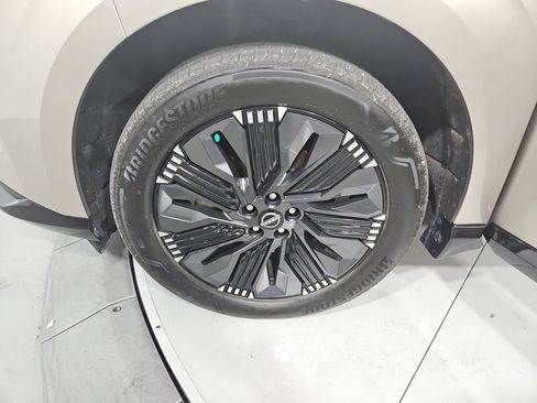 Certified 2025 Nissan Murano Platinum w/ Cargo Package image 28