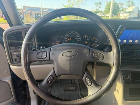 Used 2005 Chevrolet Avalanche Z71 w/ Sun And Sound Package AWD/4WD image 13