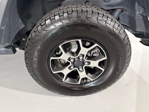 Used 2018 Jeep Wrangler Unlimited Rubicon AWD/4WD image 7