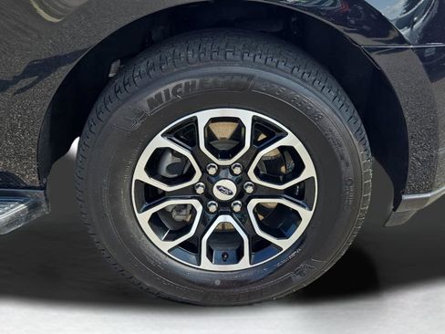 Used 2024 Ford Expedition XLT image 6