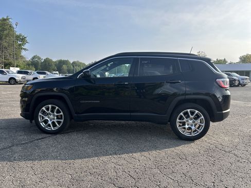 Used 2023 Jeep Compass Latitude AWD/4WD image 7