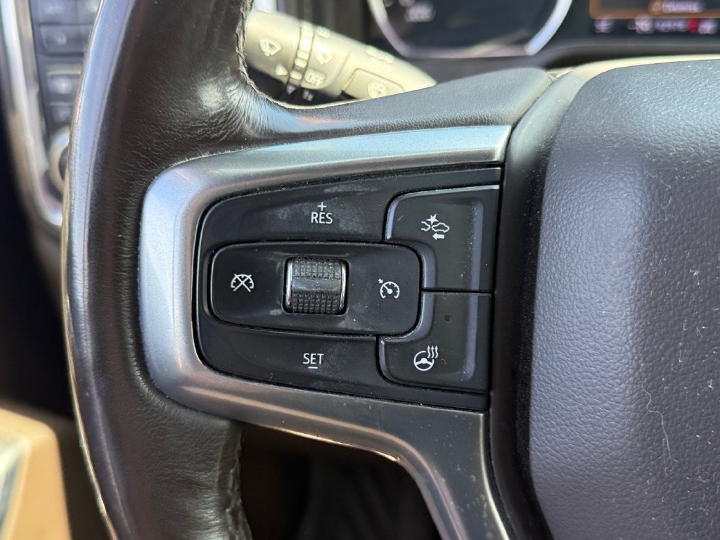 Used 2022 Chevrolet Silverado 2500 LTZ w/ LTZ Convenience Package AWD/4WD image 16