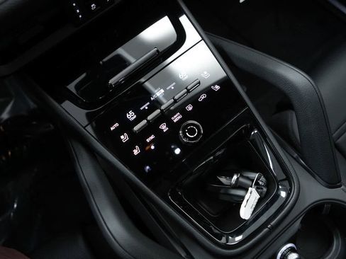 New 2026 Porsche Cayenne Coupe AWD/4WD image 28