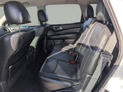 Used 2015 Nissan Pathfinder SV image 15