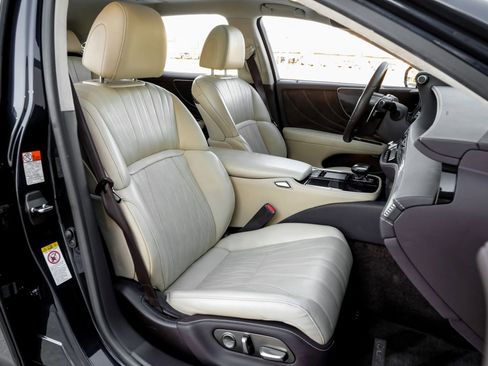Used 2019 Lexus LS 500 w/ Interior Upgrade Package RWD image 33